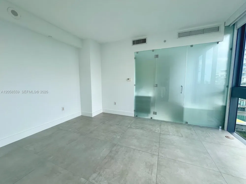 650 NE 32nd St #908 Miami, FL 33137