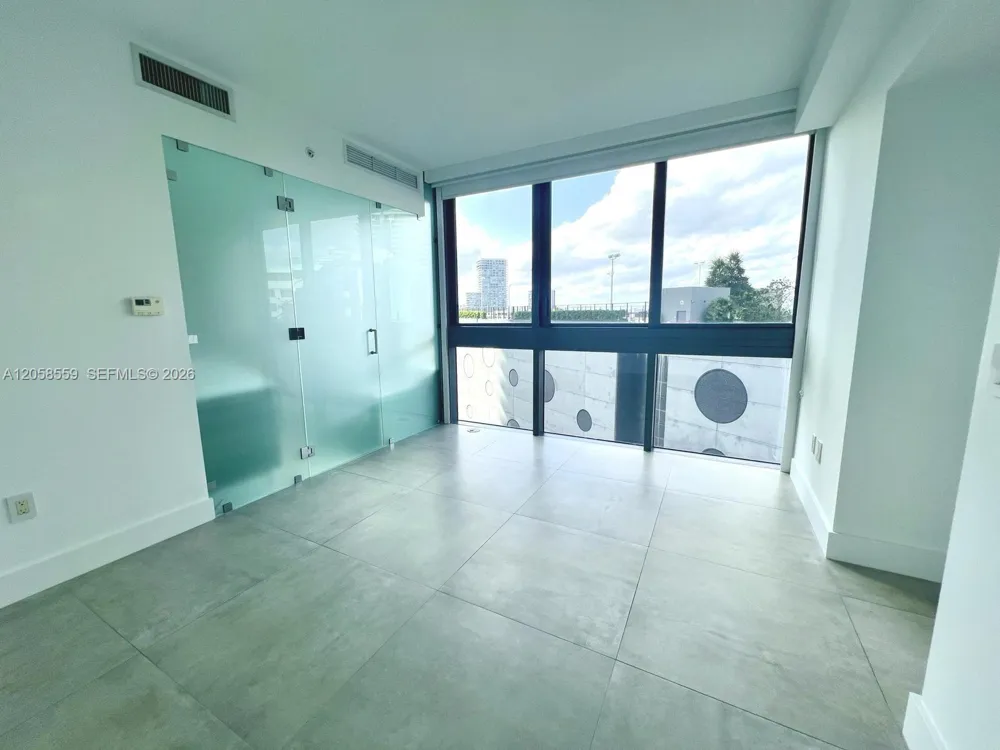 650 NE 32nd St #908 Miami, FL 33137