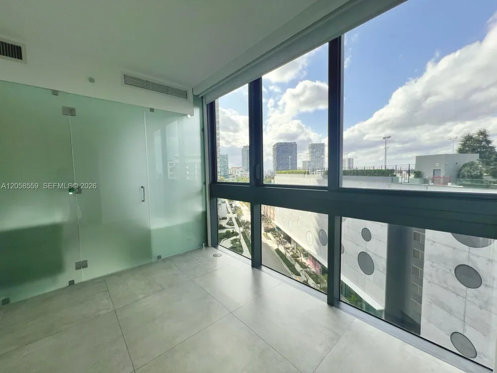 650 NE 32nd St #908 Miami, FL 33137