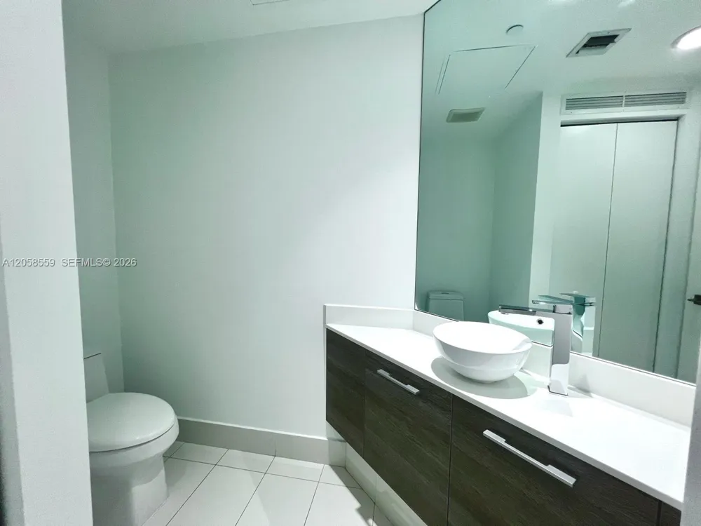 650 NE 32nd St #908 Miami, FL 33137