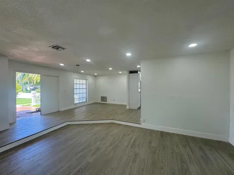 6260 SW 6TH STREET