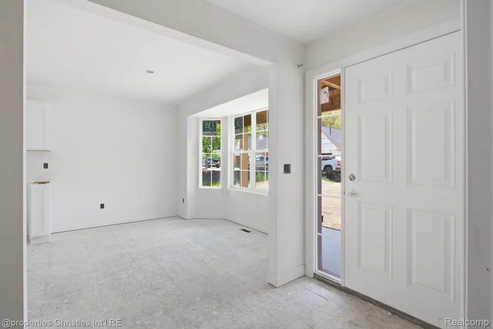 817 Nelsons Ridge Drive Howell City, MI 48843