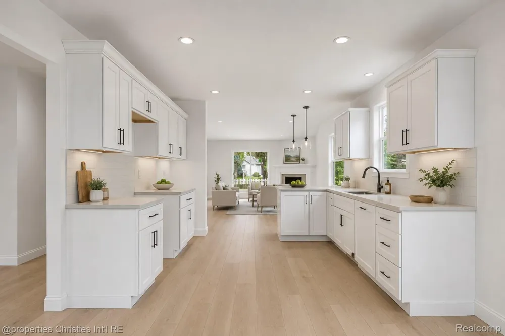 817 Nelsons Ridge Drive Howell City, MI 48843