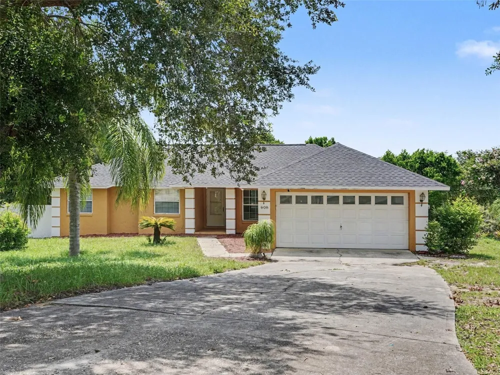 808 CHAMBERLAIN LOOP Lake Wales, FL 33853