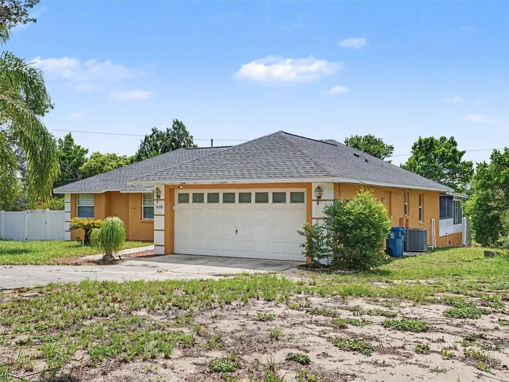 808 CHAMBERLAIN LOOP Lake Wales, FL 33853