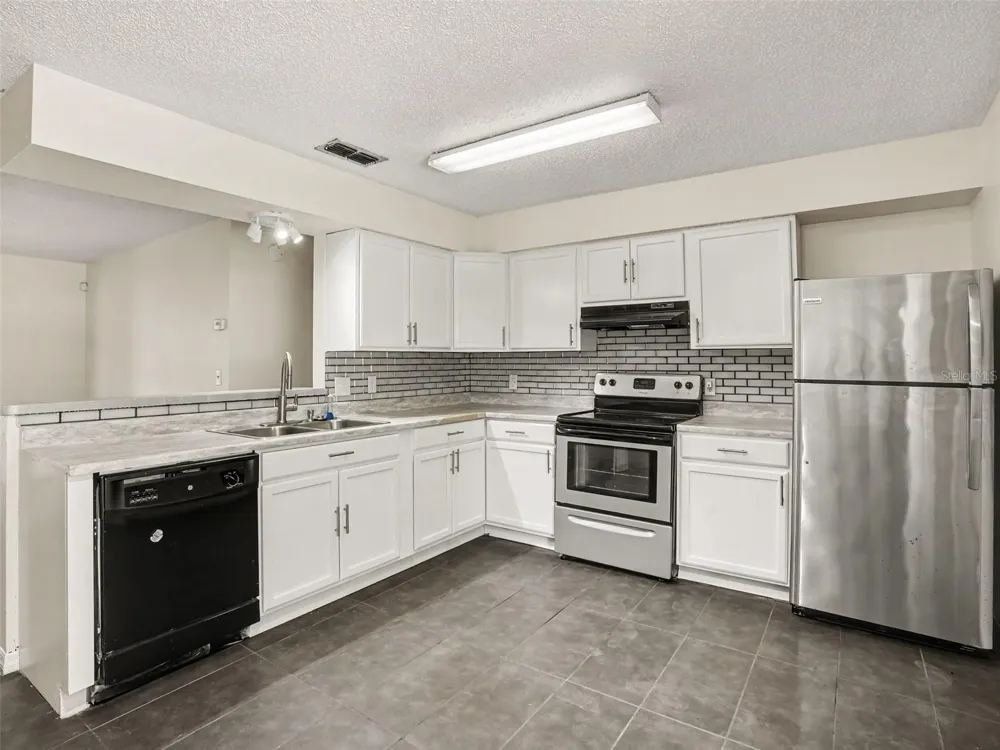 808 CHAMBERLAIN LOOP Lake Wales, FL 33853