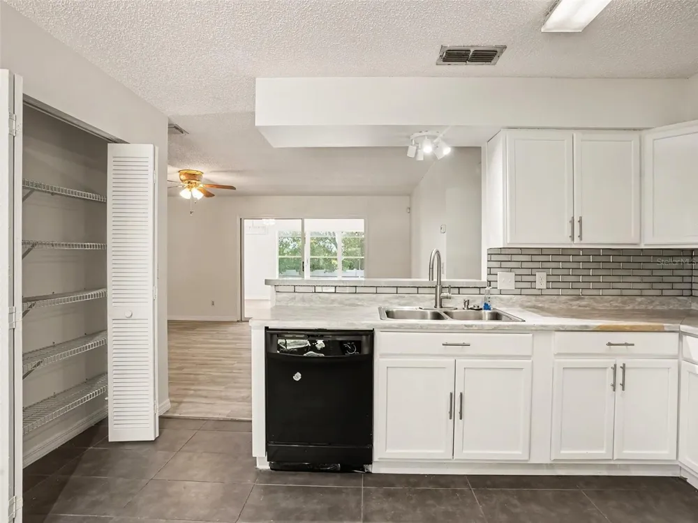 808 CHAMBERLAIN LOOP Lake Wales, FL 33853