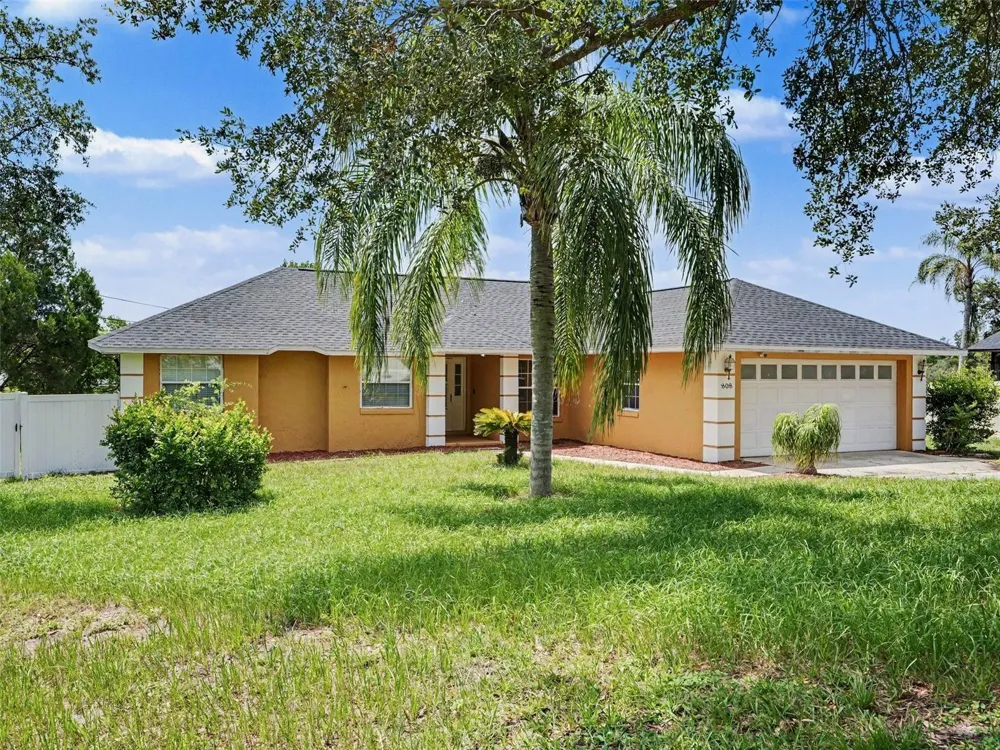 808 CHAMBERLAIN LOOP Lake Wales, FL 33853