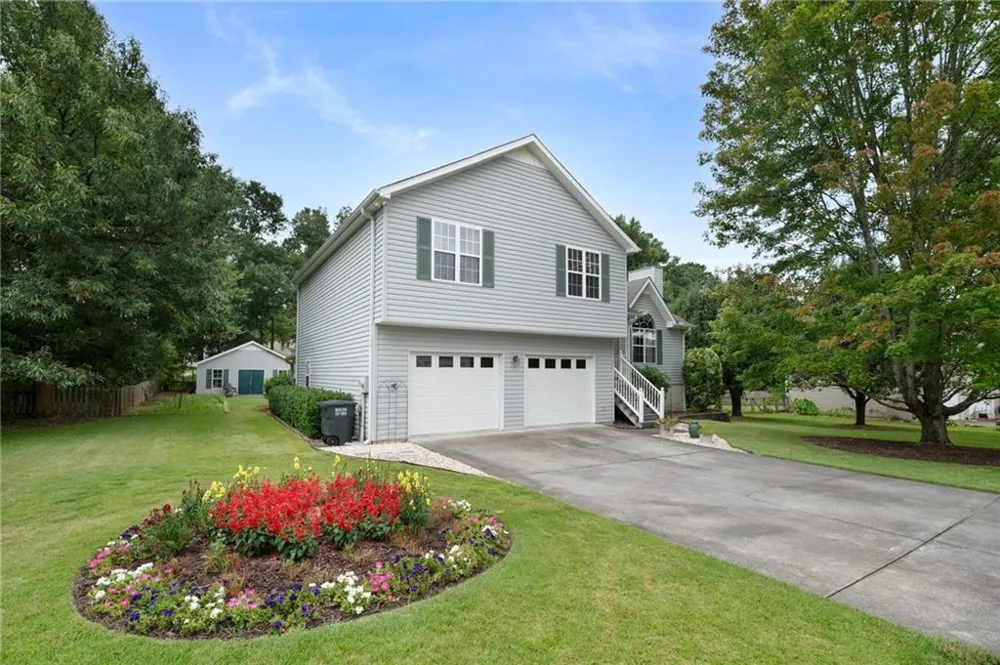 154 Honeysuckle Drive SE Calhoun, GA 30701