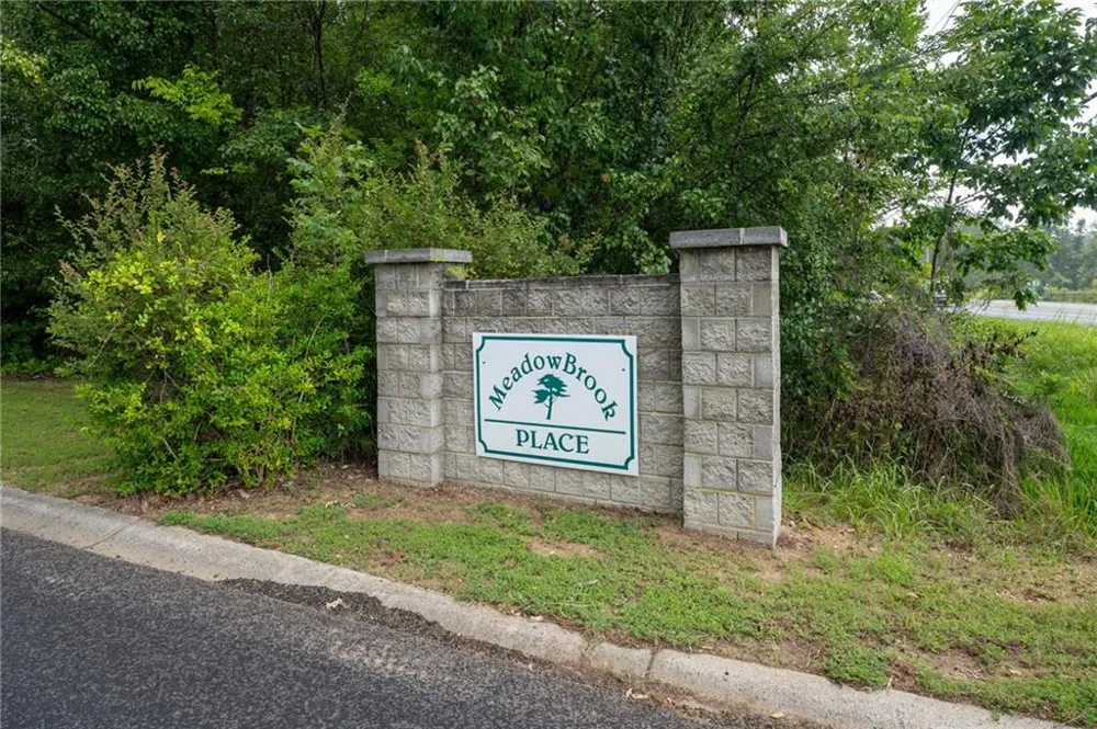 154 Honeysuckle Drive SE Calhoun, GA 30701