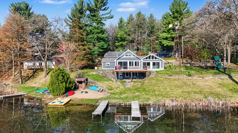 10848 Simpson W Greenville, MI 48838