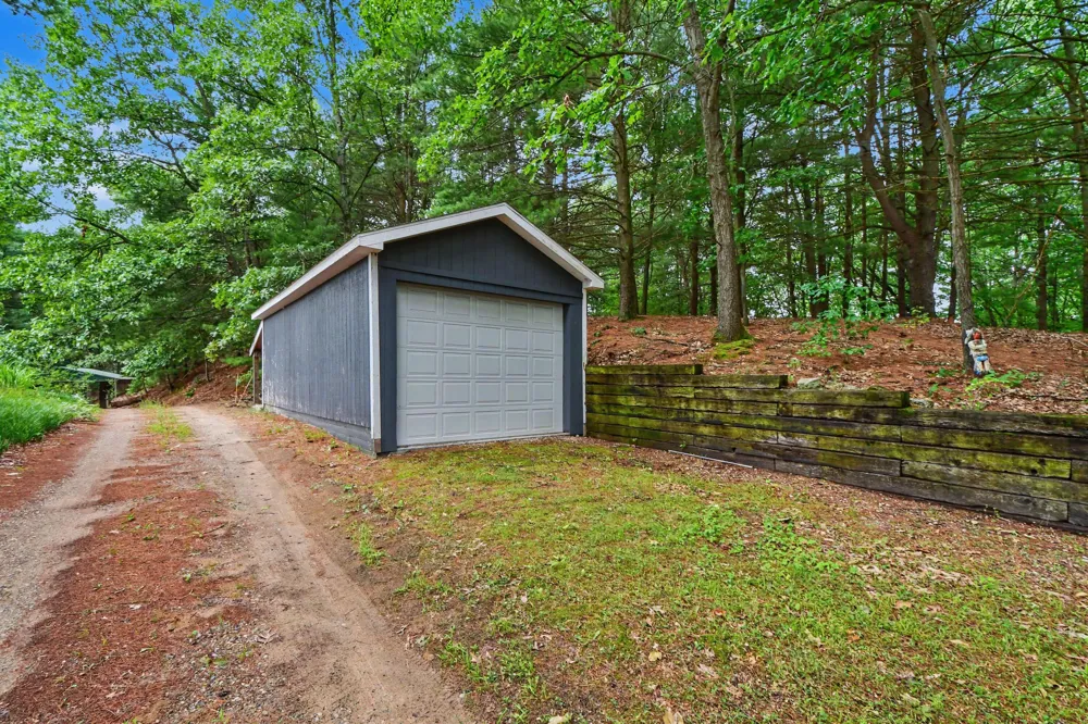 10848 Simpson W Greenville, MI 48838