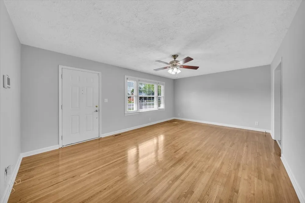 611 Henley St Manchester, TN 37355