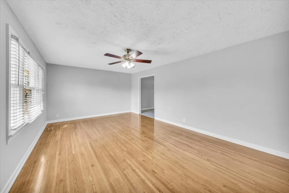 611 Henley St Manchester, TN 37355