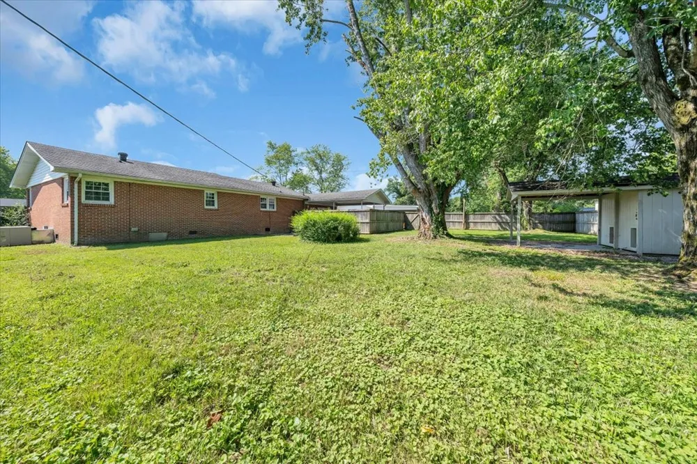 611 Henley St Manchester, TN 37355