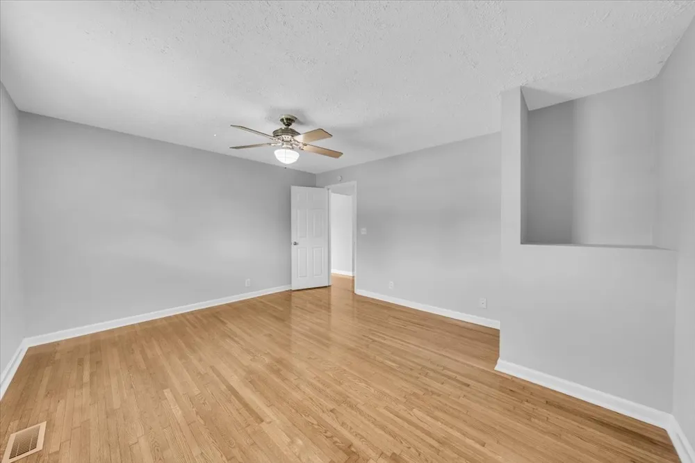 611 Henley St Manchester, TN 37355