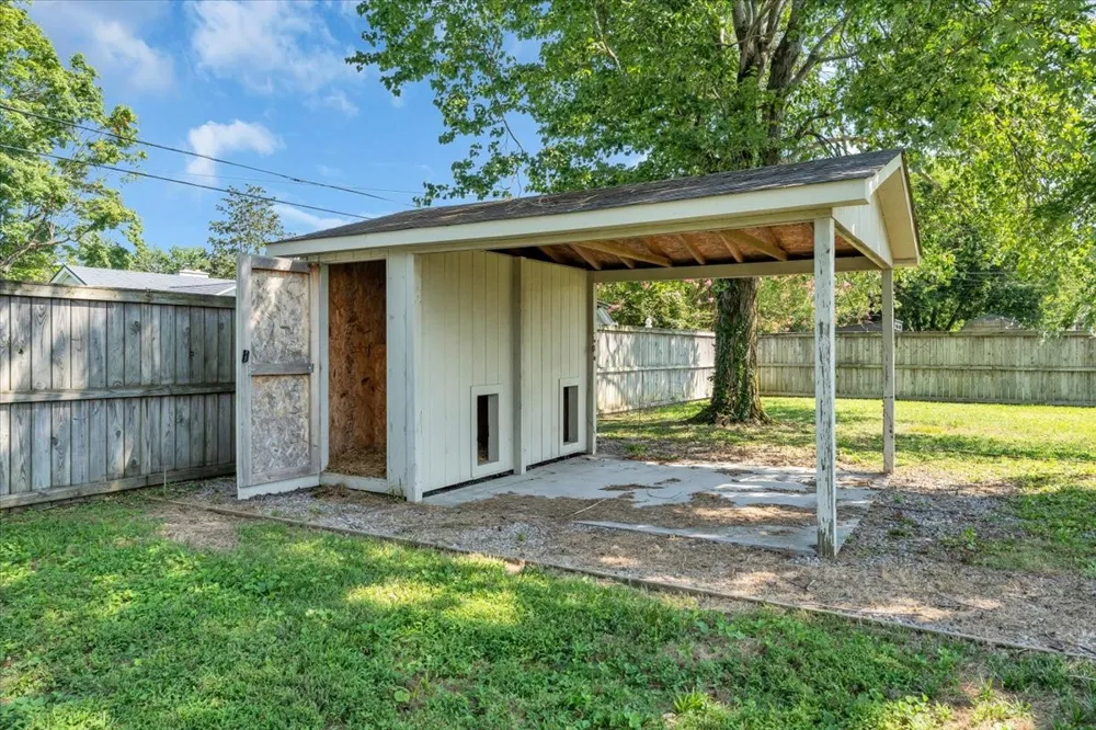 611 Henley St Manchester, TN 37355