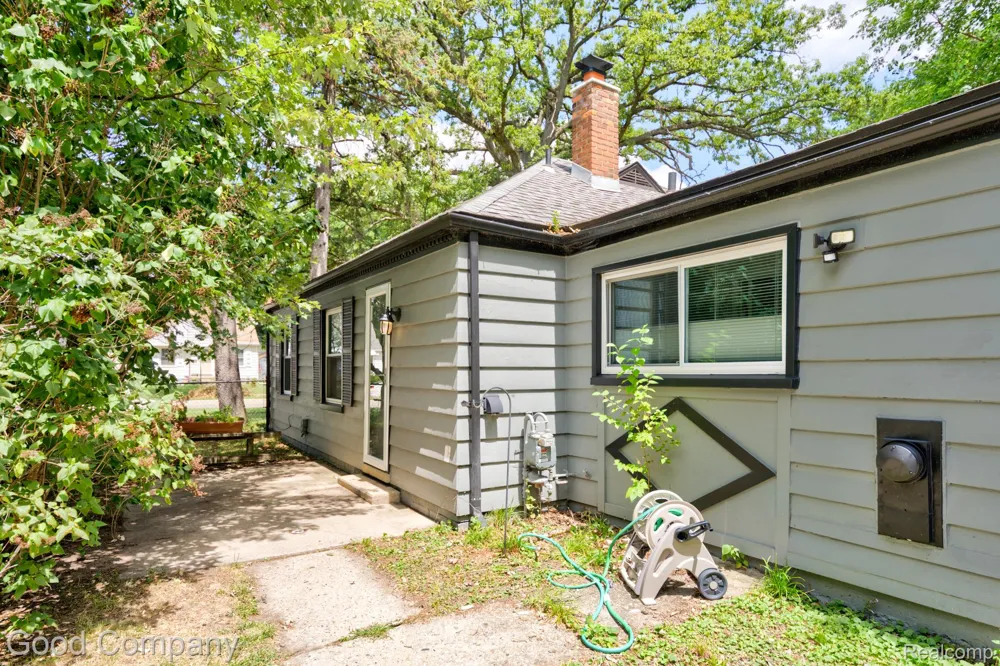 1710 Woodward Heights Ferndale City, MI 48220