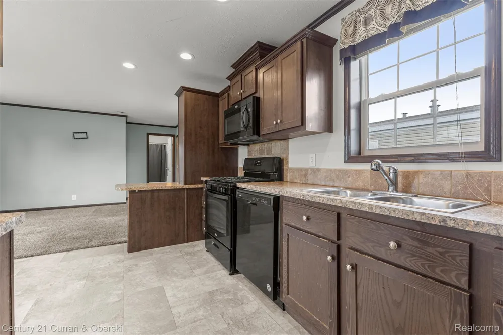 76 Fawn Lake Drive Walled Lake City, MI 48390