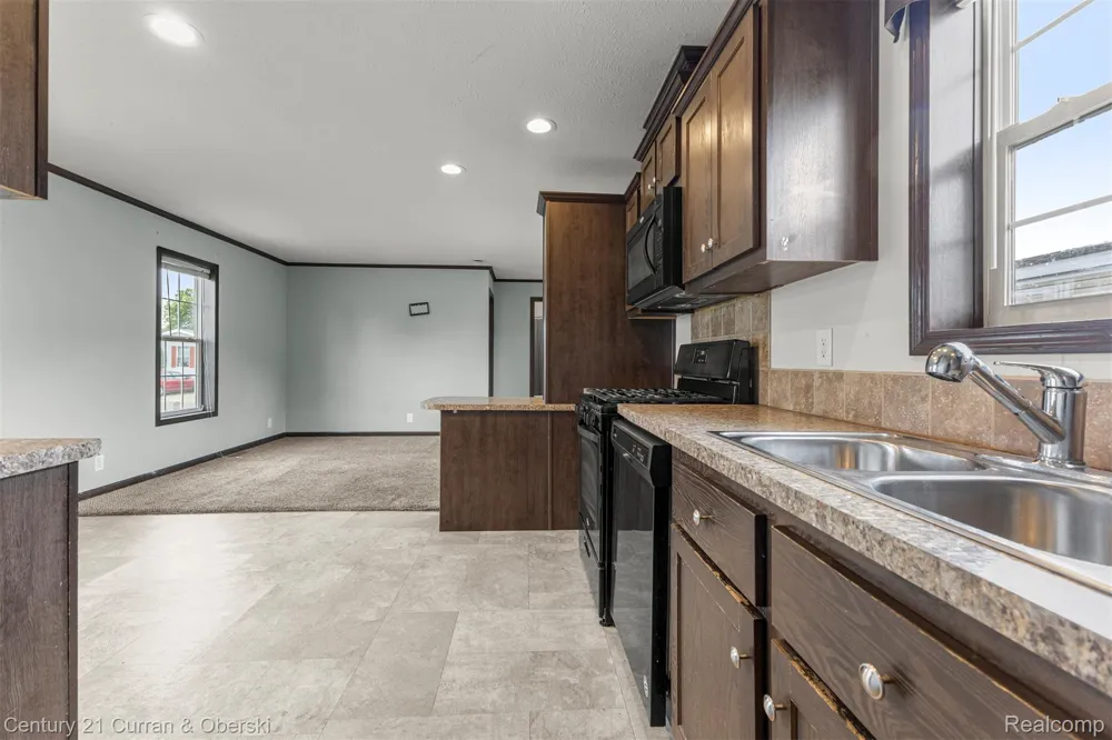 76 Fawn Lake Drive Walled Lake City, MI 48390