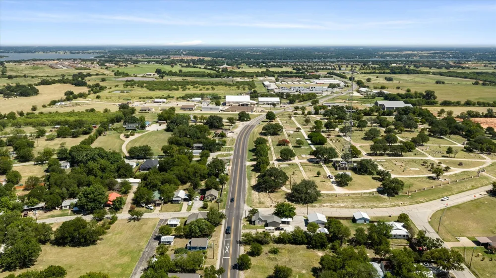 721 Houston Street Granbury, TX 76048
