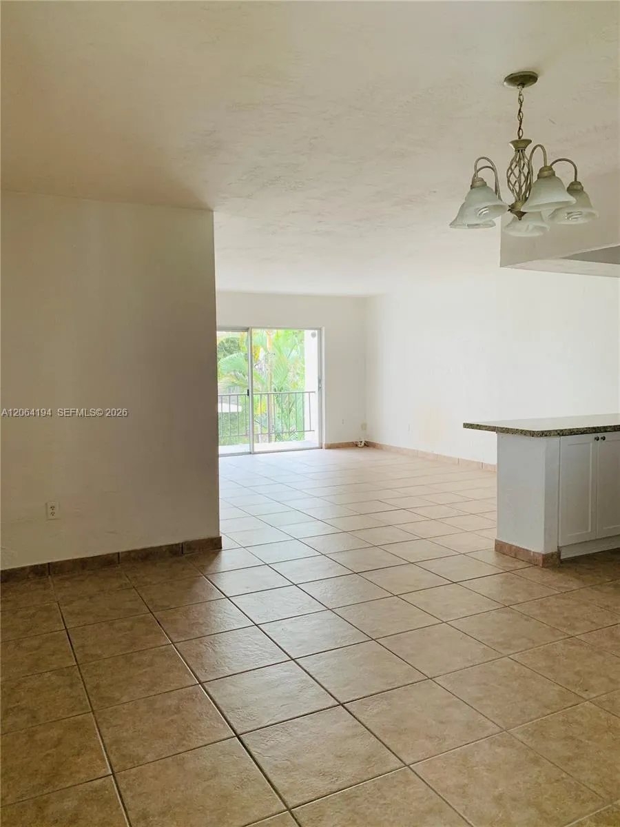 6900 Kendall Dr #A304 Pinecrest, FL 33156
