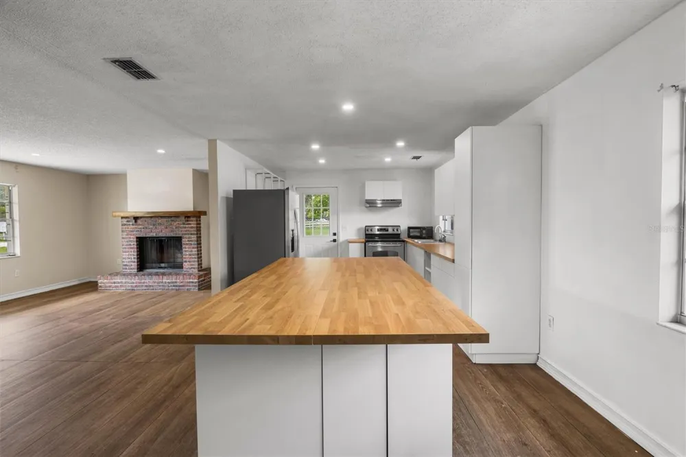 9545 STATE ROAD 33 Polk City, FL 33868
