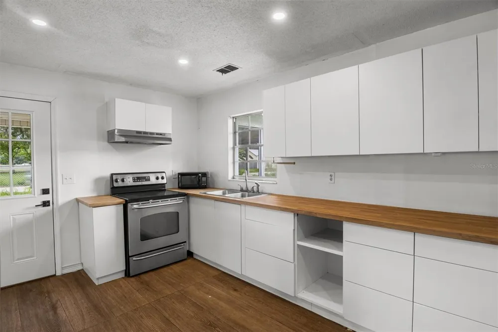 9545 STATE ROAD 33 Polk City, FL 33868