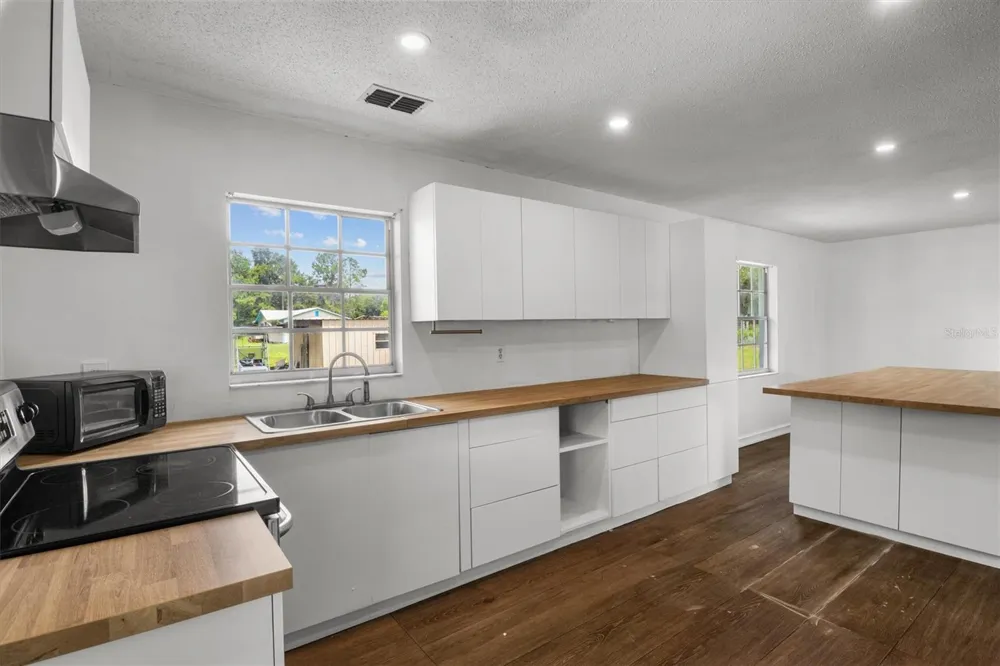 9545 STATE ROAD 33 Polk City, FL 33868