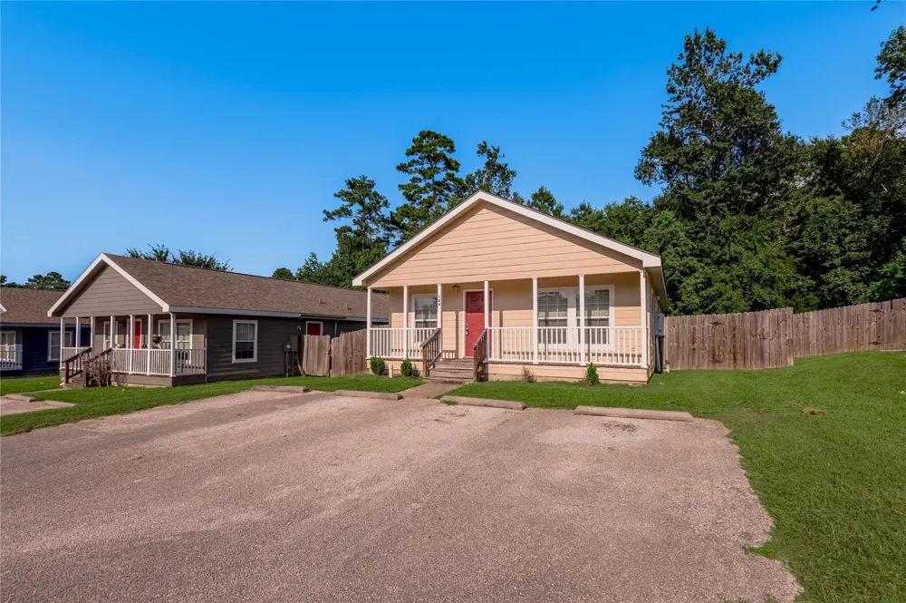 164 Varsity Drive Huntsville, TX 77340