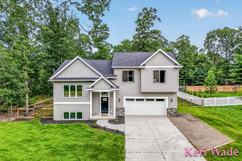 370 Chopin Drive Muskegon Charter Township, MI 49442