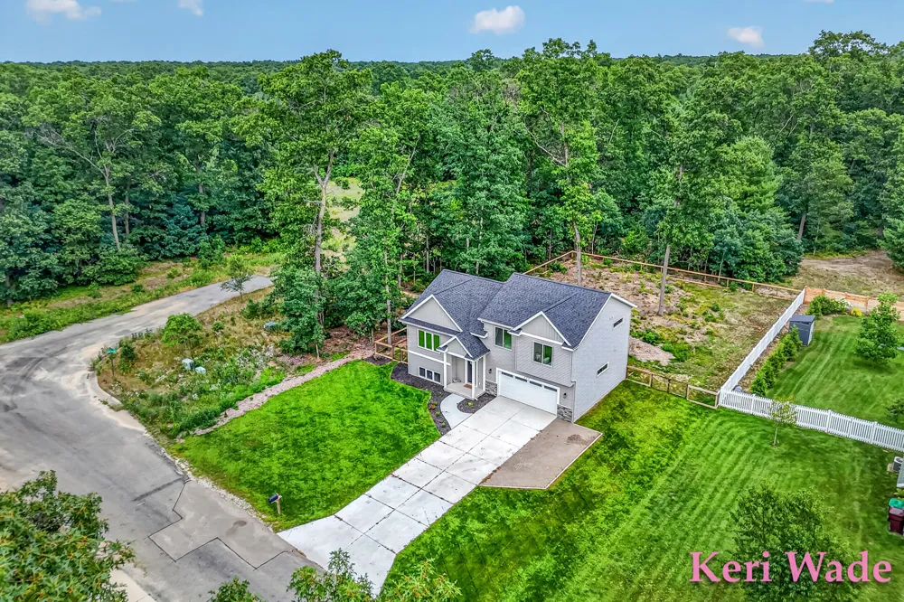 370 Chopin Drive Muskegon Charter Township, MI 49442