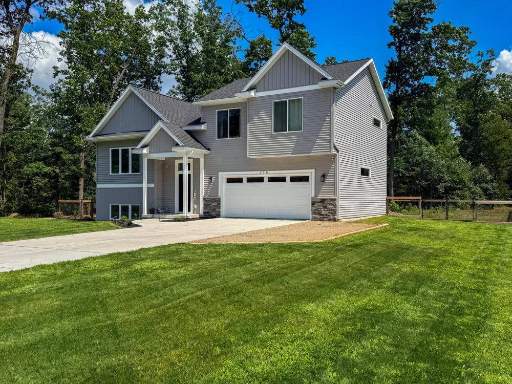 370 Chopin Drive Muskegon Charter Township, MI 49442