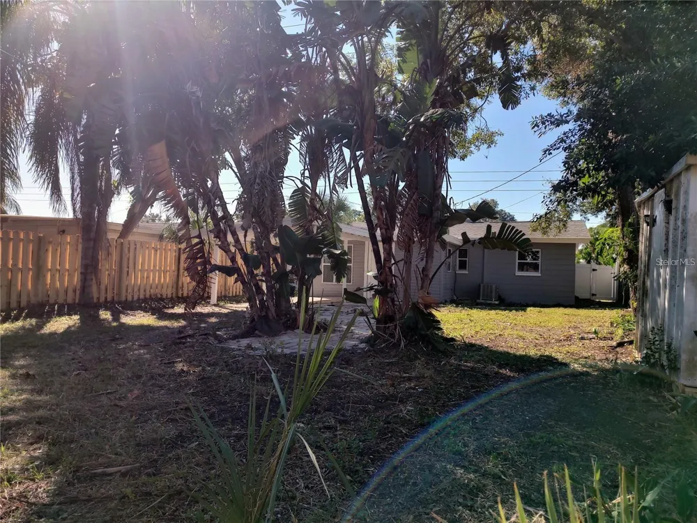 4637 12TH AVENUE St Petersburg, FL 33713