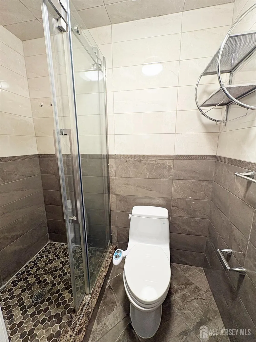 61 Rose Street Edison, NJ 08817
