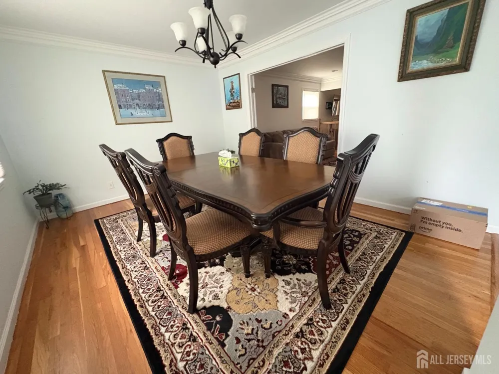 61 Rose Street Edison, NJ 08817
