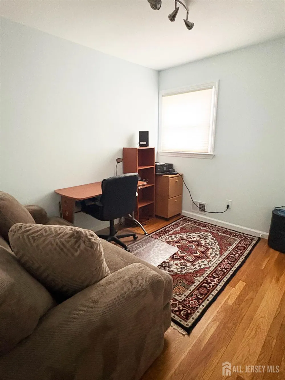 61 Rose Street Edison, NJ 08817