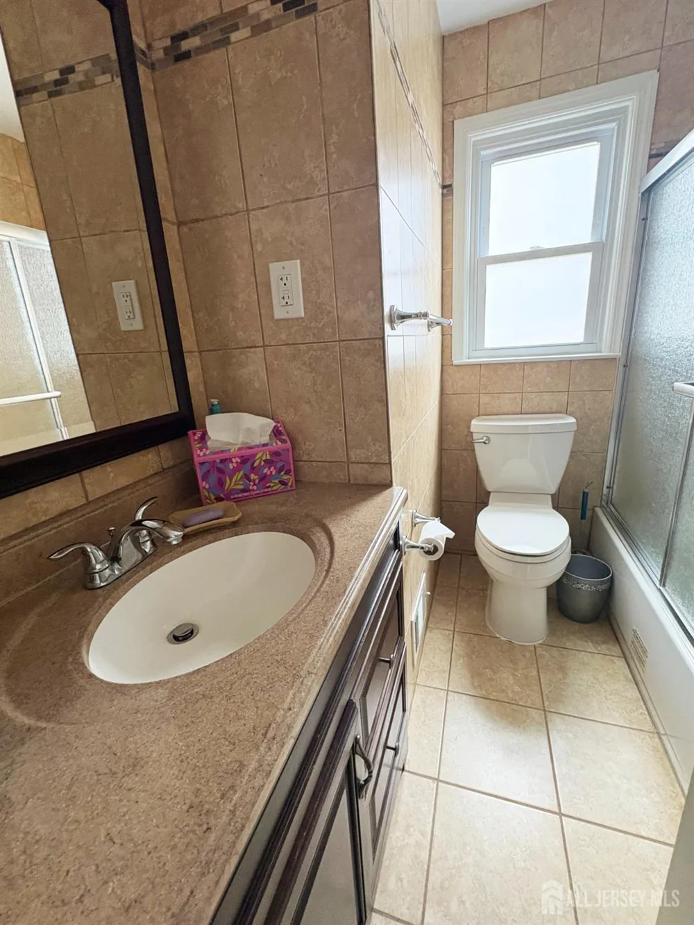 61 Rose Street Edison, NJ 08817