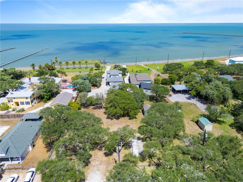 606 4th Street Fulton, TX 78358