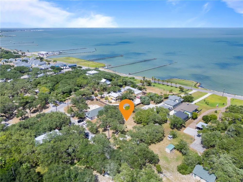 606 4th Street Fulton, TX 78358