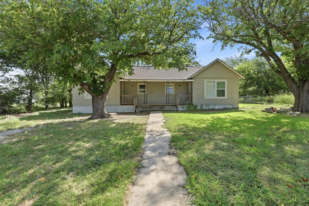 808 Mill Street Itasca, TX 76055