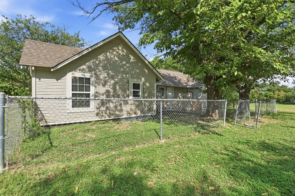 808 Mill Street Itasca, TX 76055