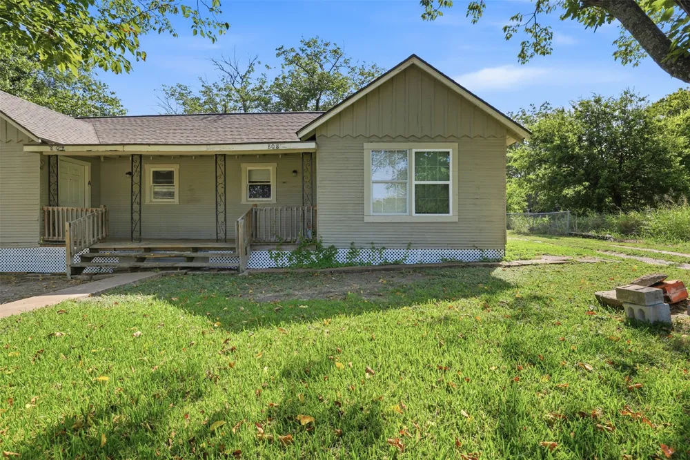 808 Mill Street Itasca, TX 76055