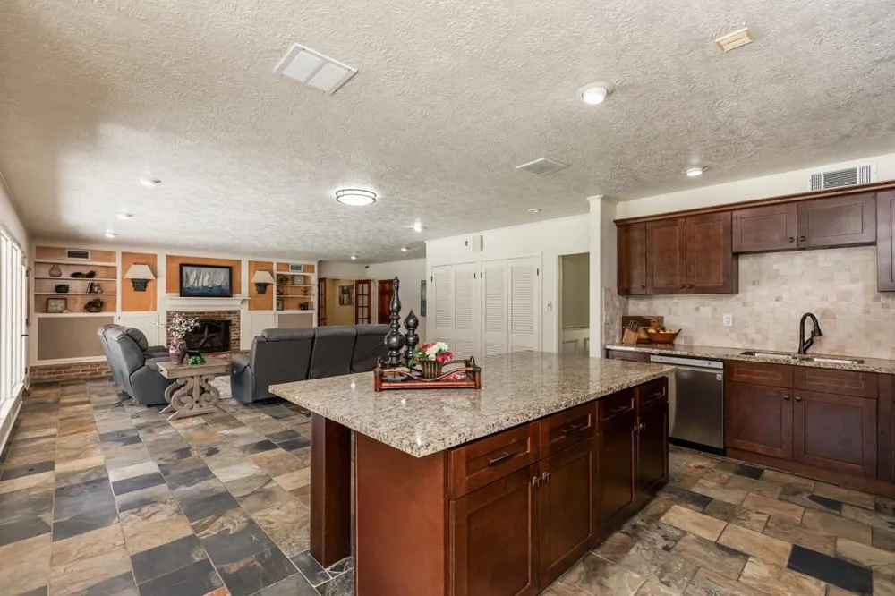 1280 Cherokee Lane Beaumont, TX 77702