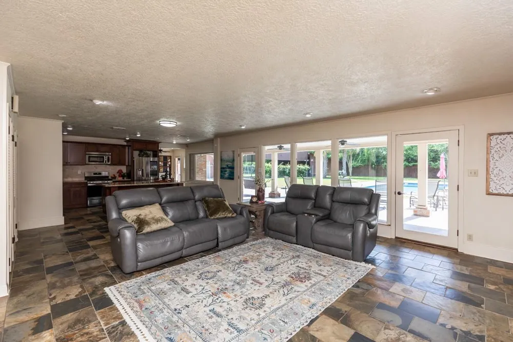 1280 Cherokee Lane Beaumont, TX 77702