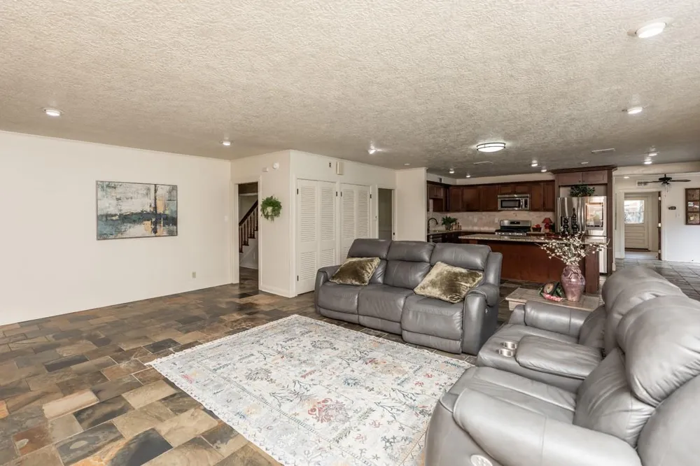 1280 Cherokee Lane Beaumont, TX 77702
