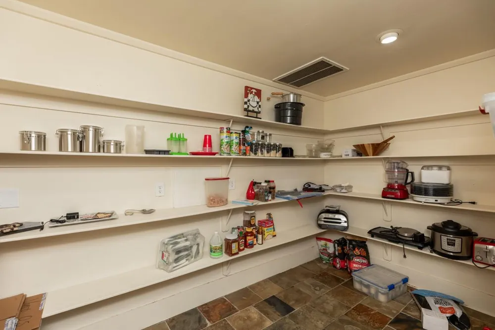 1280 Cherokee Lane Beaumont, TX 77702