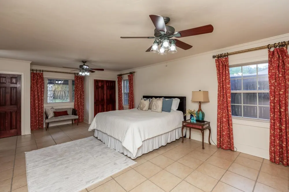 1280 Cherokee Lane Beaumont, TX 77702