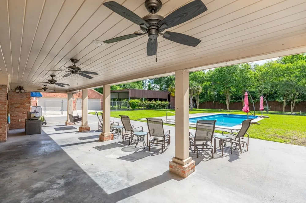1280 Cherokee Lane Beaumont, TX 77702