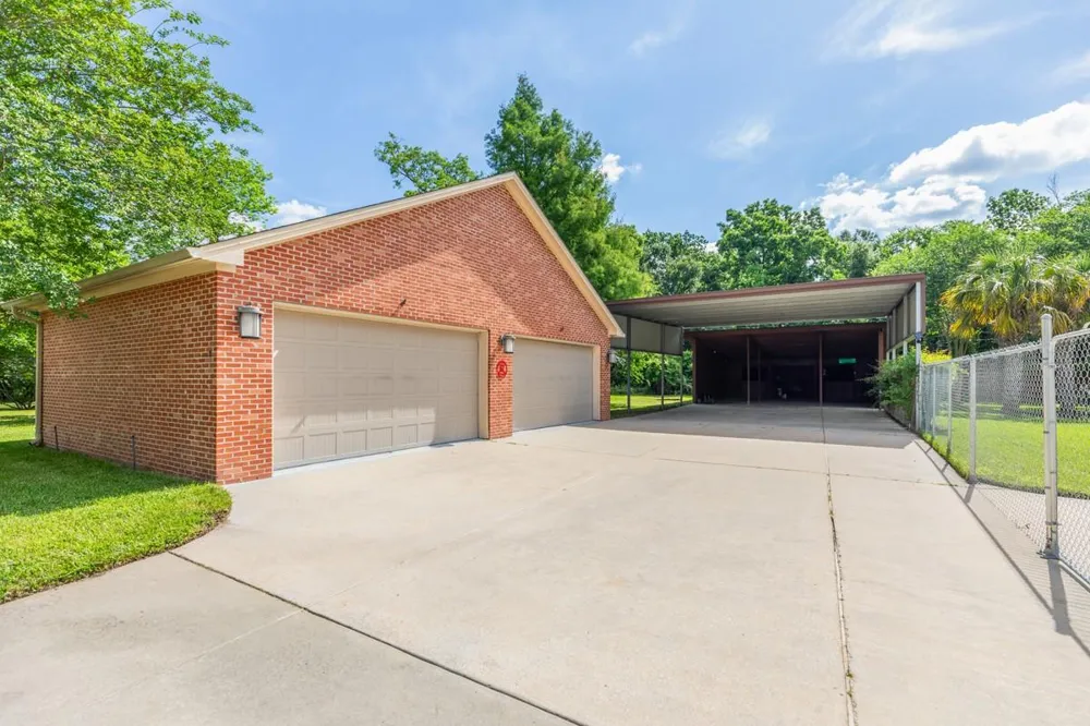 1280 Cherokee Lane Beaumont, TX 77702